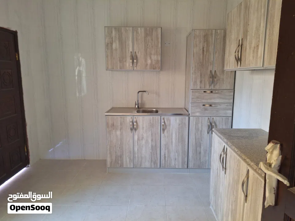 للبيع بيت بالرفاع الشرقي مجدد بالكامل