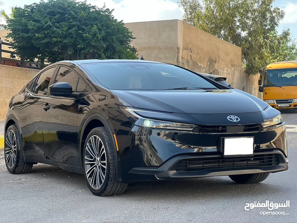 تويوتا يريوس هايبرد موديل 2023 الشكل الجديد كليا ومميزه