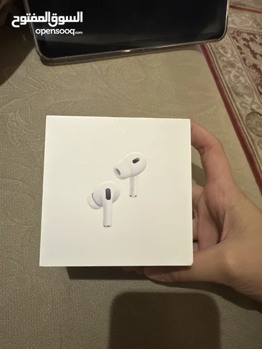 Apple watch series 10  / iphone 16 pro max  / airpods pro (2nd generation) / huawei FreeBuds 6i