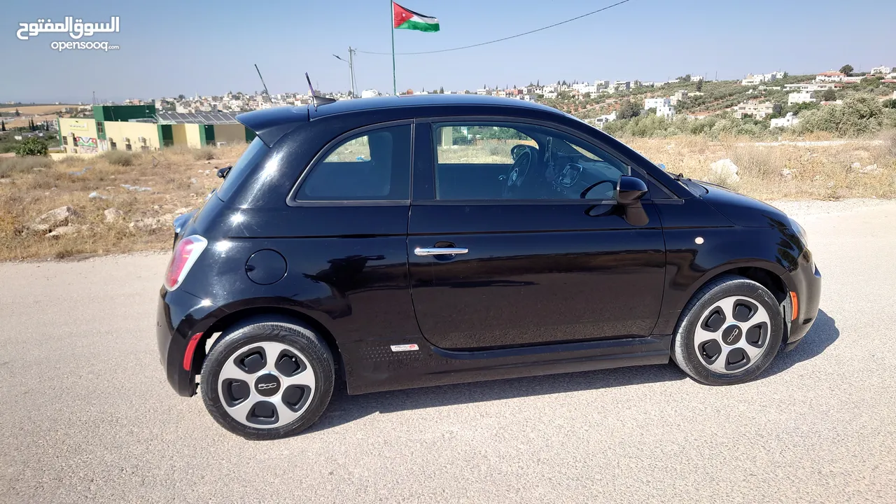 فيات 500e موديل 2017 لون اسود