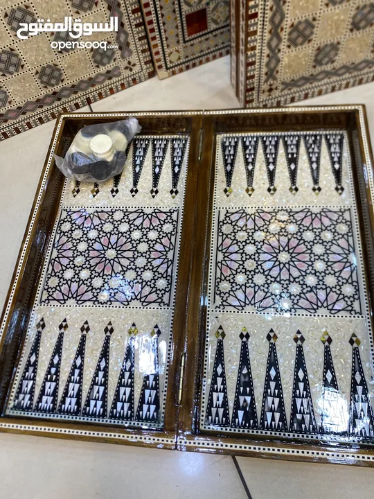 طاولة زهر صدف خشب زان