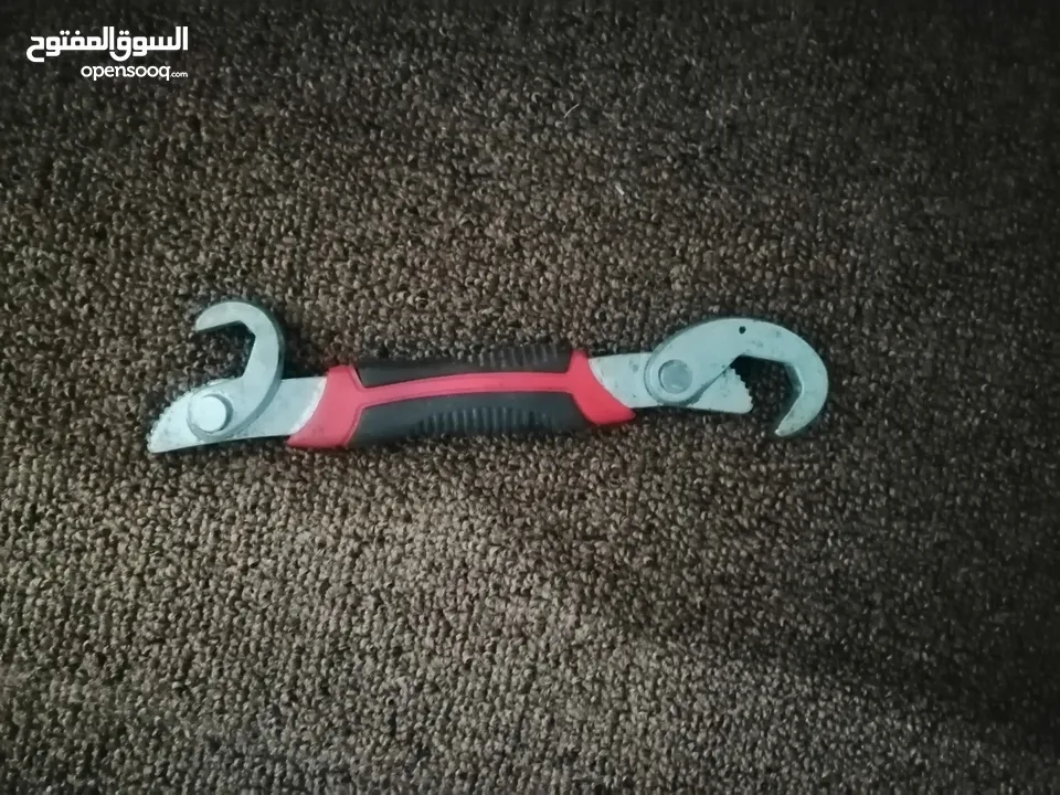 عدة للبيع او البدل المعروض ويوجد غير معروضة..