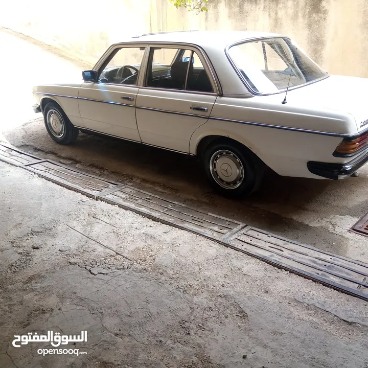مرسيدسe200 للبيع (رقم الهاتف داخل الاعلان)