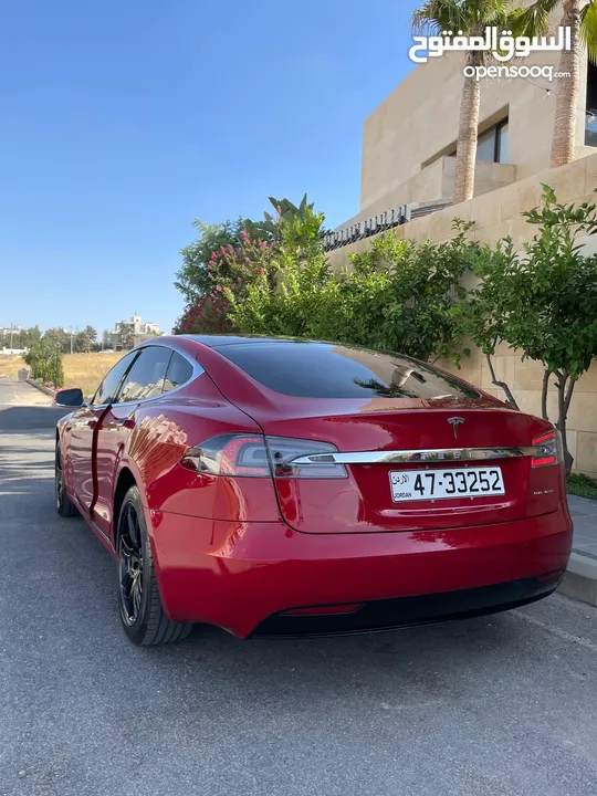 Tesla model S long range plus