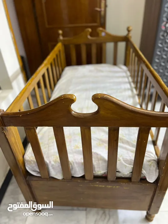 سرير طفل مستعمل للبيع