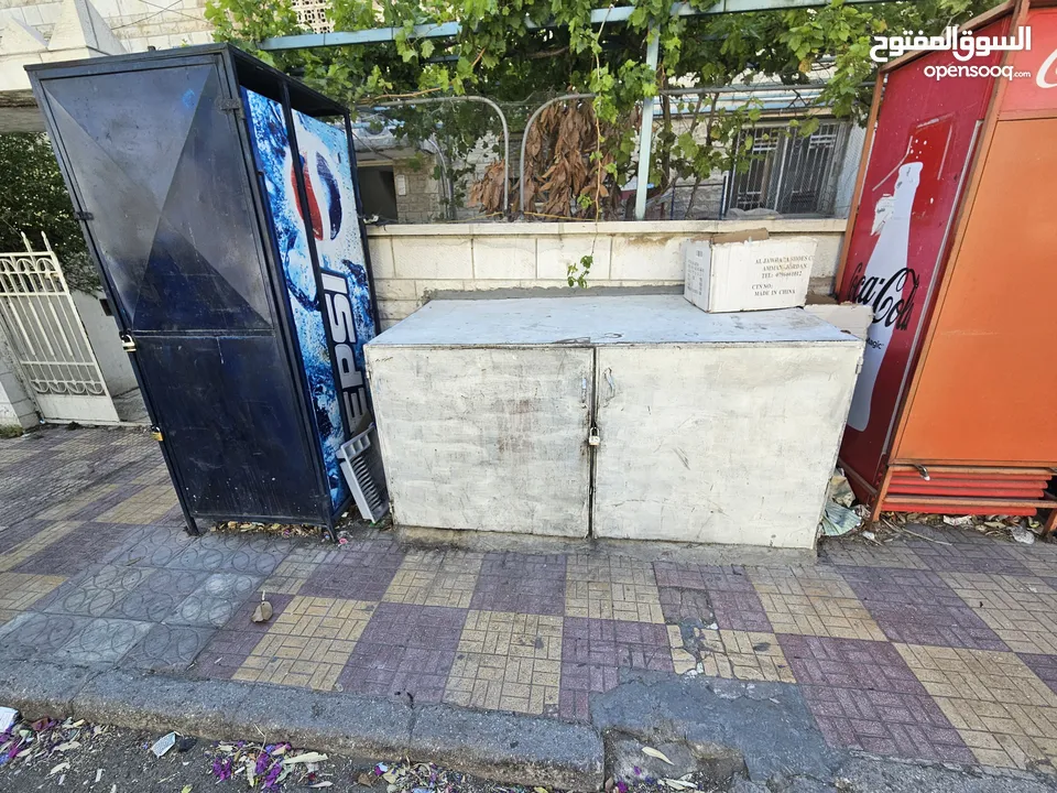 دكان للبيع