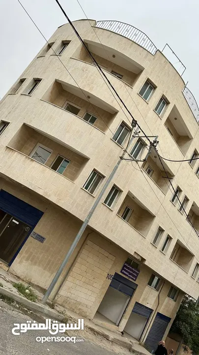 شقة طابقية للإيجار في مأدبا - بالقرب من إشارات الكرك - شارع ركس بن زايد العزيزي - بجانب كنيسة الرسل