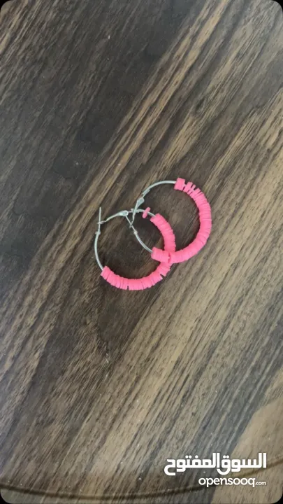 اعلان عن اكسسوارات مميزة hand made لمعرفة سعر كل قطعة واحدة تواصل على الرقم