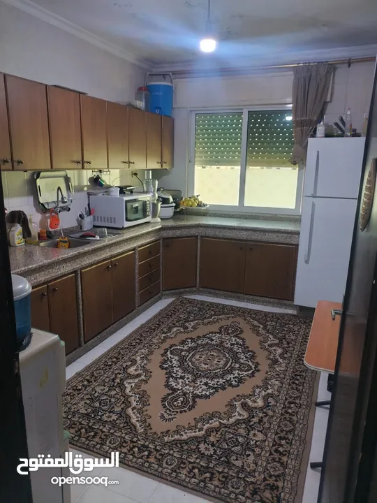 لقطة لقطة تم تنزيل السعر الى35.000 بسبب السفر  شقة للبيع الهاشمي الشمالي خلف حلويات العنبتاوي مباشرة