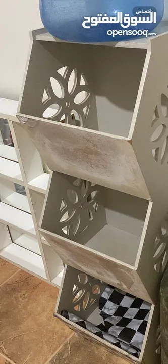 اثاث مستعمل خفيف صوبة غاز + طقم طربيزات +سجاده حجم 4*4  لون بيج+ برادي اكثر من شكل ولون + رفوف خضار