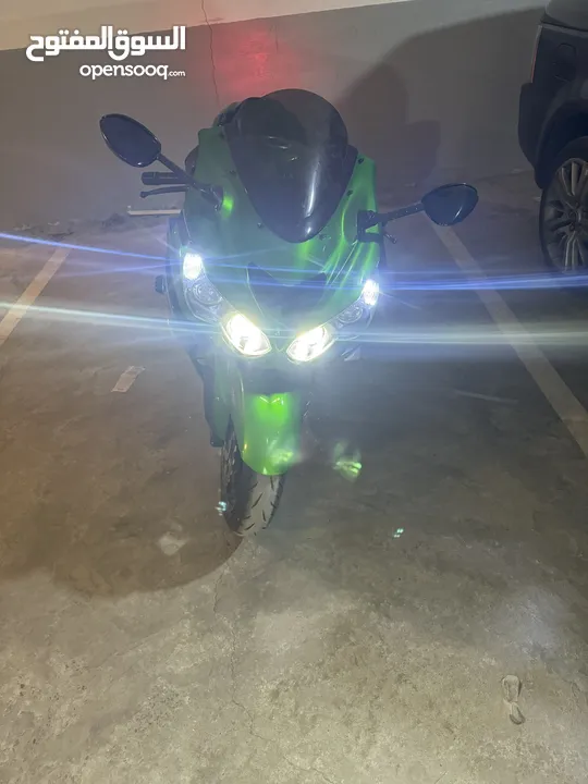 للبيع  بحاله الوكاله kawasaki zx14 2015.