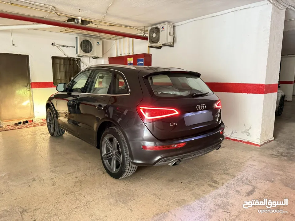 Audi Q5 S-Line quattro نظيفة جداً