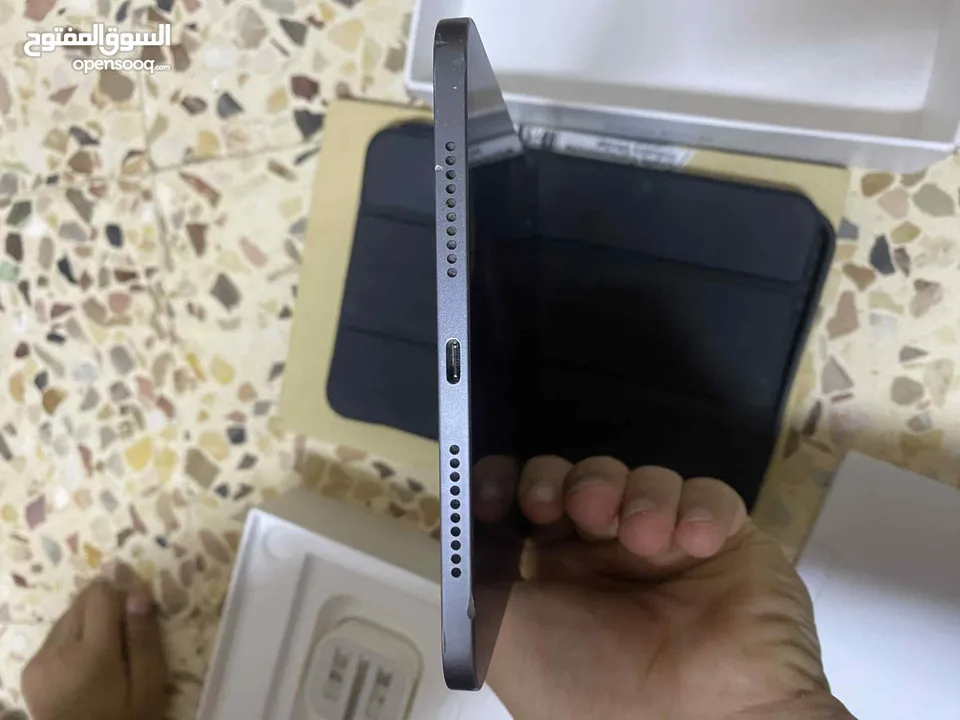 ايباد مني 6جهاز غني عن التعريف كرتون عضمت شاحن اصليه لزققت سكرين للتواصل