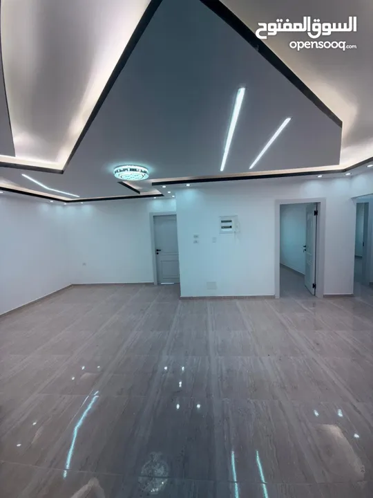 -شقق بمساحة 113-117م -تشطيب كامل مع مطبخ -بناء حديثا الدفع كاش تقسيط(دفعه 30٪وأقساط لمده 40 شهر)