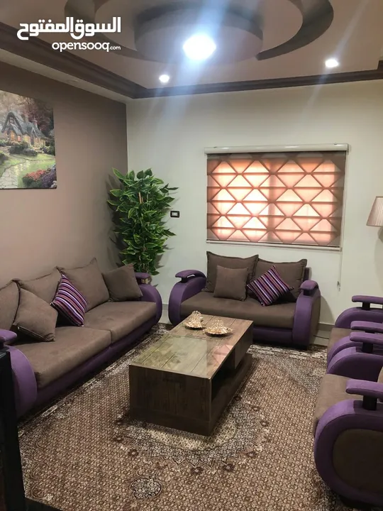 شقة طابقية مميزة للبيع( ليست اسكان)