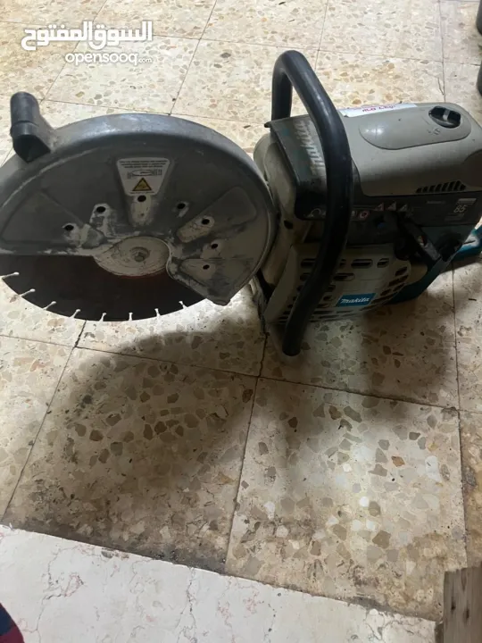 منشار قص حجر والارضيات بنزين