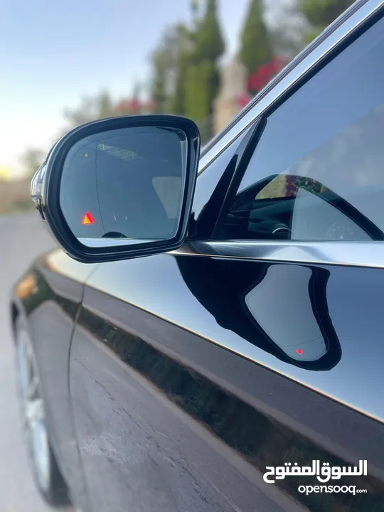 Mercedes Benz E300 بنزين بحالة الوكالة