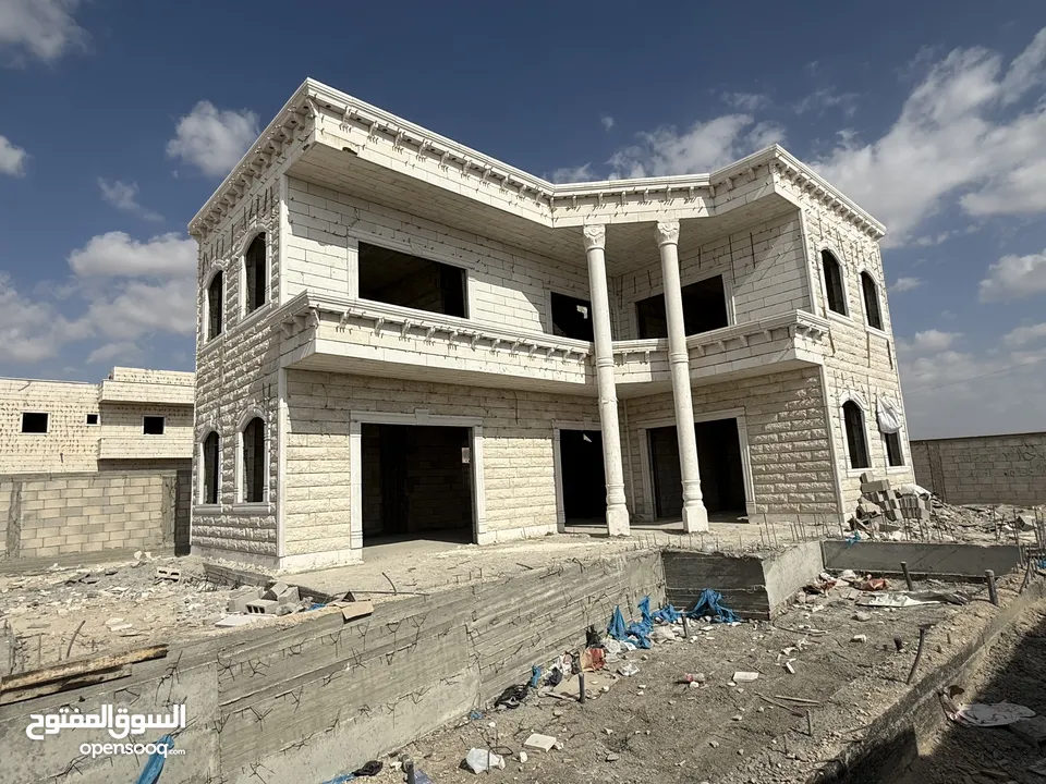 اغتنم الفرصة وتملك فيلا عظم باريحا وشطب حسب رغبتك