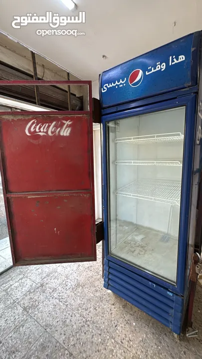 ثلاجة بيبسي حجم كبير شامل الصندوق بحالة ممتازة وتبريد ممتاز وباب واحد