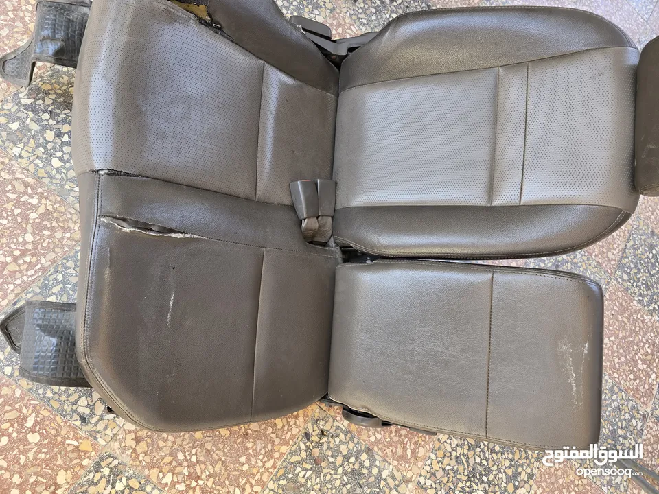 كراسي هونداي بورتر كاملة مع القواعد للبيع بحاجة إلى تنجيد او سلخات  عند منجد