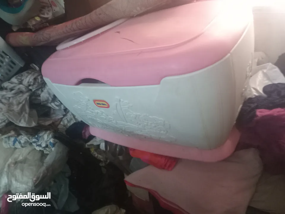 صندوق العاب اطفال لا البنت
