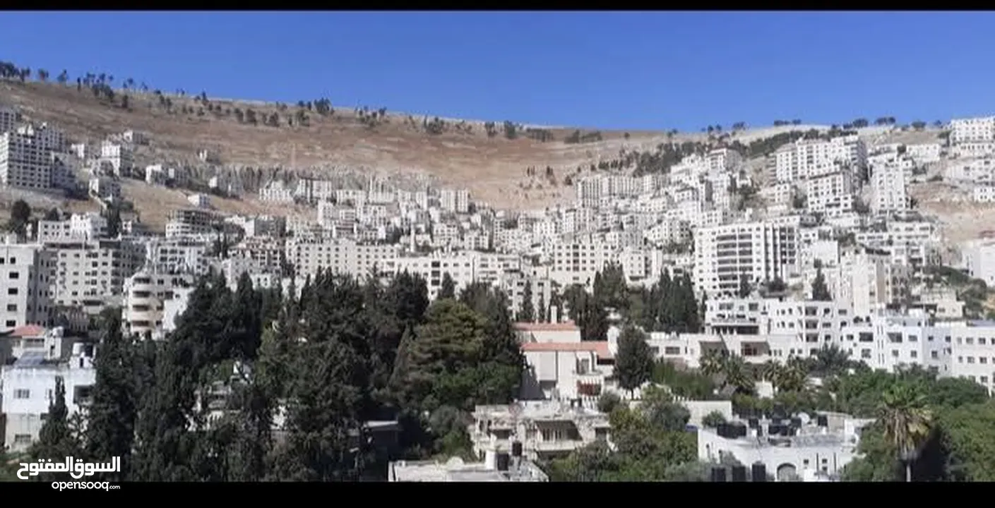 مكتب للبيع في موقع مميز شارع سفيان قرب المطعم الملكي موقع حيوي وسعر مغري