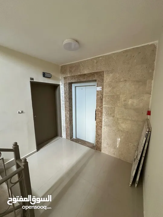 ثلاث غرف نوم غير مفروشة للايجار