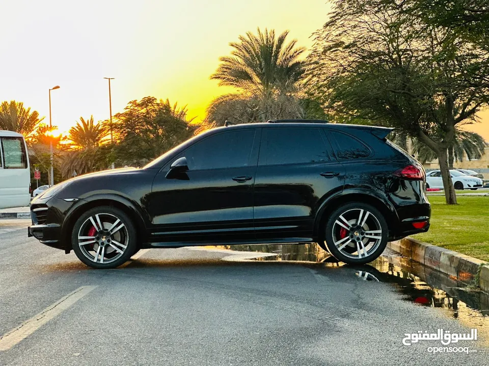 Porsche cayenne GTS 2014 Gcc Full option