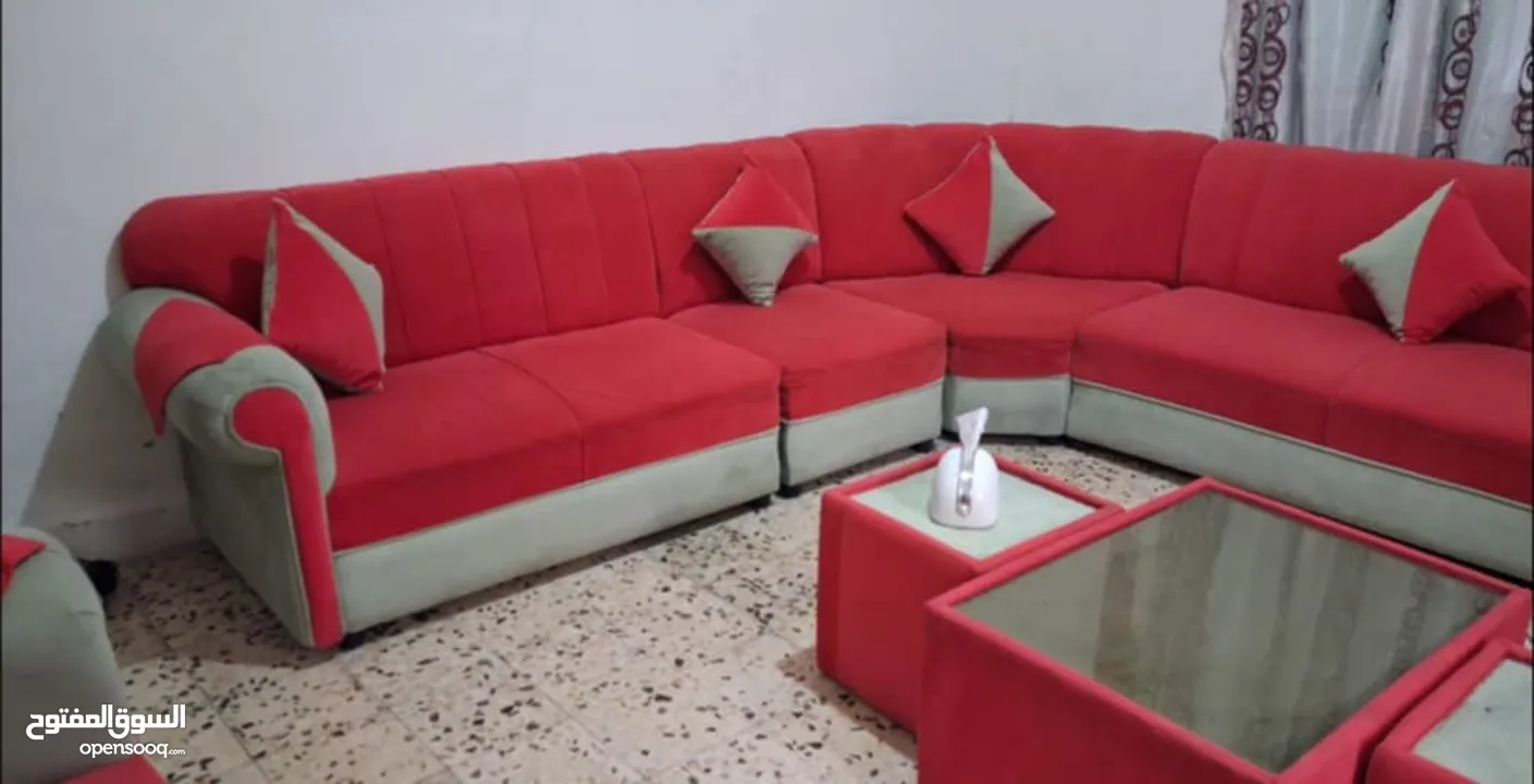 طقم كورنر تفصيل بحاله جيده مع طاولات وسط للبيع