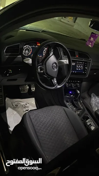 Vw tiguan fully loaded 2019 black edition 4*4