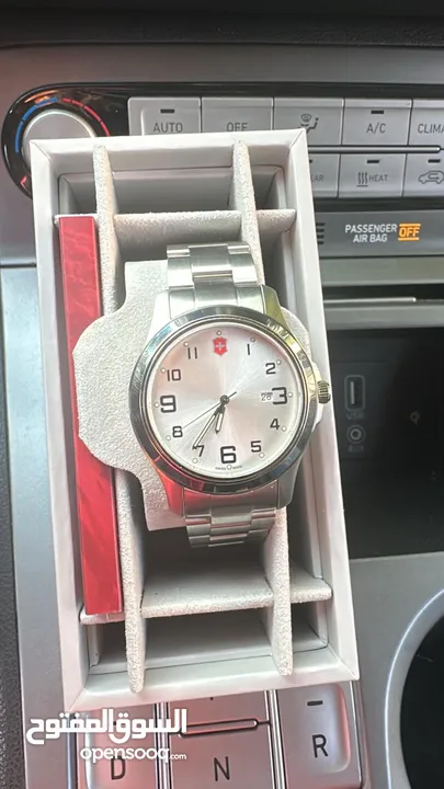 VICTORINOX SWISS ARMY