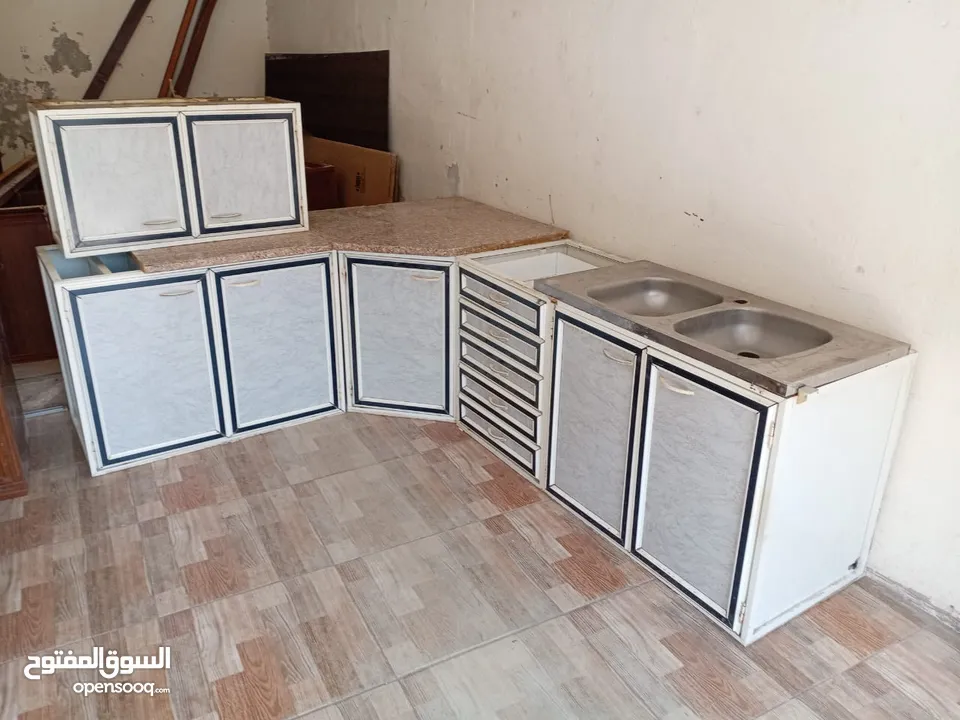 مطبخ ألمنيوم 3.2  كما موضح بالصوره بحال الوكاله  عمان