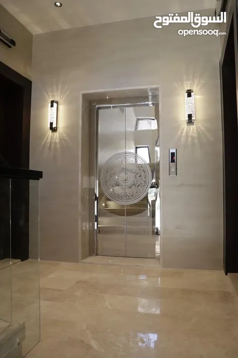 شقة فارهة حديثة ، طابق اول مميزة للبيع في ضاحية الامير راشد ، بمساحة بناء 210 م ، وبتشطيبات راقية .