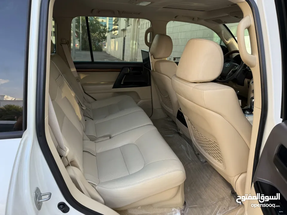 For Sale: 2017 Toyota Land Cruiser GXR (GCC Specs)