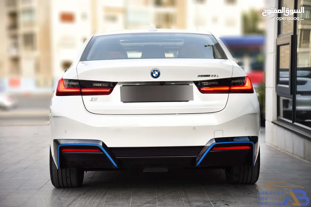 بي ام دبليو الفئة الثالثة i3 eDrive35L كهربائية بالكامل 2023 BMW i3 eDrive35L EV M Power Kit - Mid