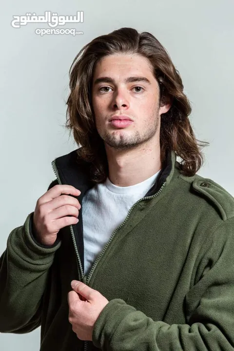 جاكيت شتوي سميك بخامة فليس أصلية، دافئ وأنيق، وتقدر تلبسه على الجهتين لتبديل إطلالتك فورًا