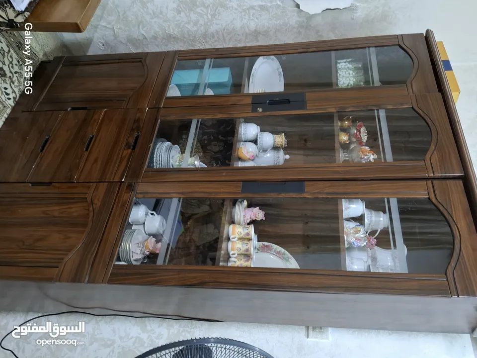 بوفيه للبيع او خزانة