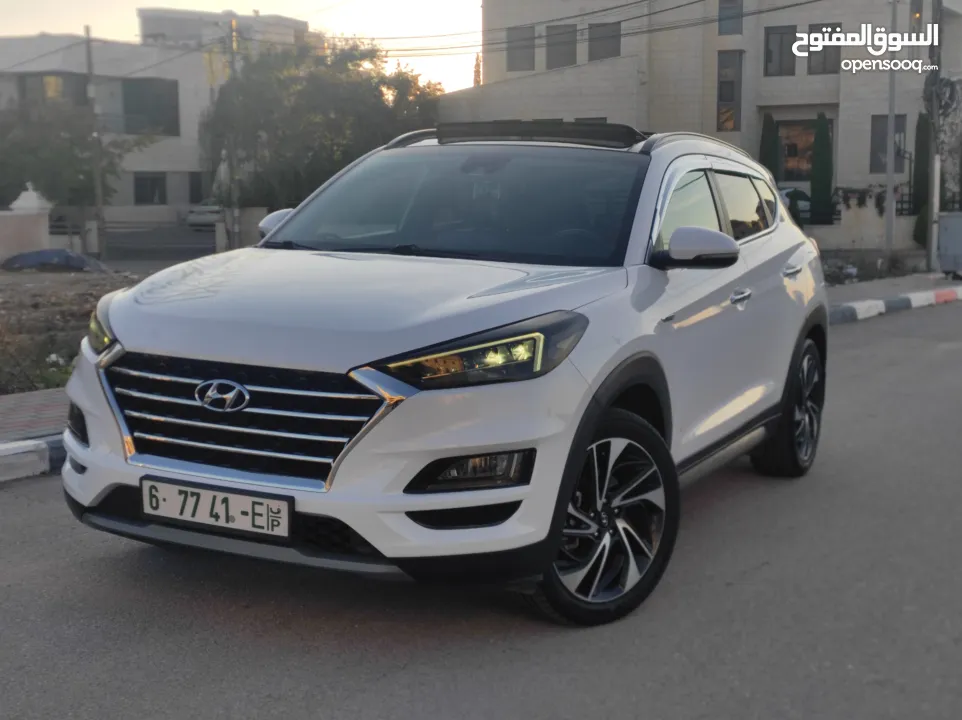 هونداي توسان فل الفل اضافات دهان شركة وعداد أصلي 70000كم فقططط رخصة وتأمين شامل للبيع بسعر مغري