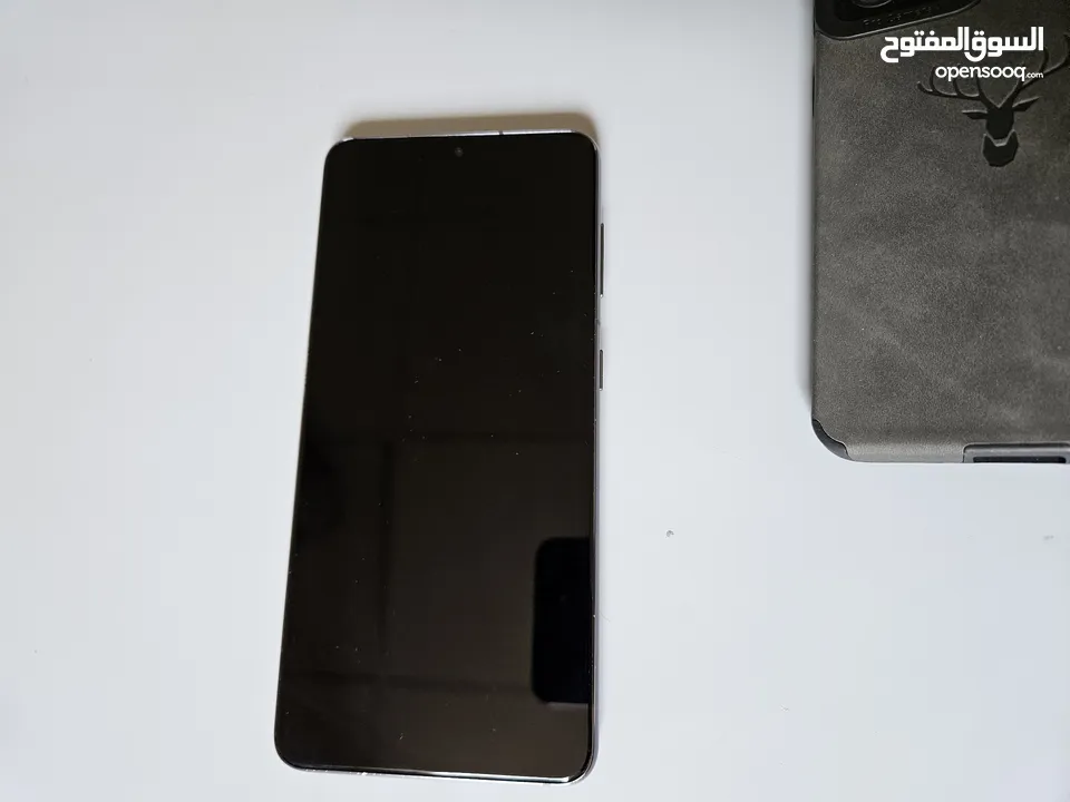 Samsung S21 5G Snapdragon 888 سامسونج   العادي S21 5G بحالة الجديد ولا خدش