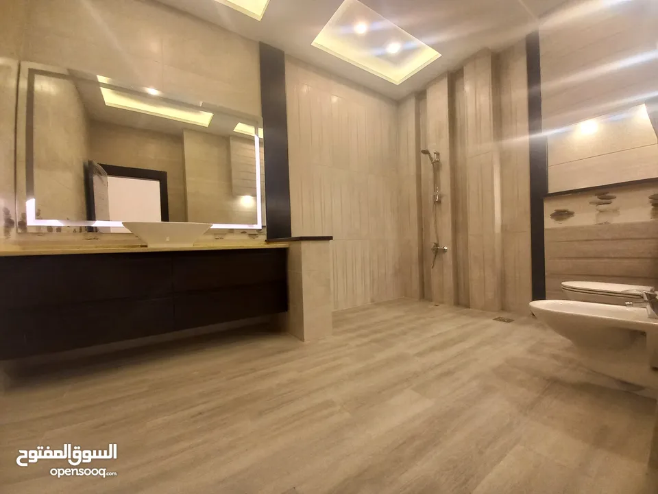 فيلا للإيجار في منطقة عبدون  ( Property 36558 )-175055043