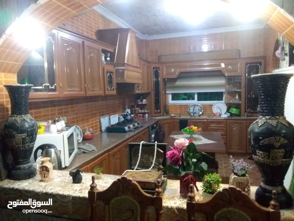 منزل للبيع في الجويده/ ام زعرورة مقابل مطعم ابو زغلة