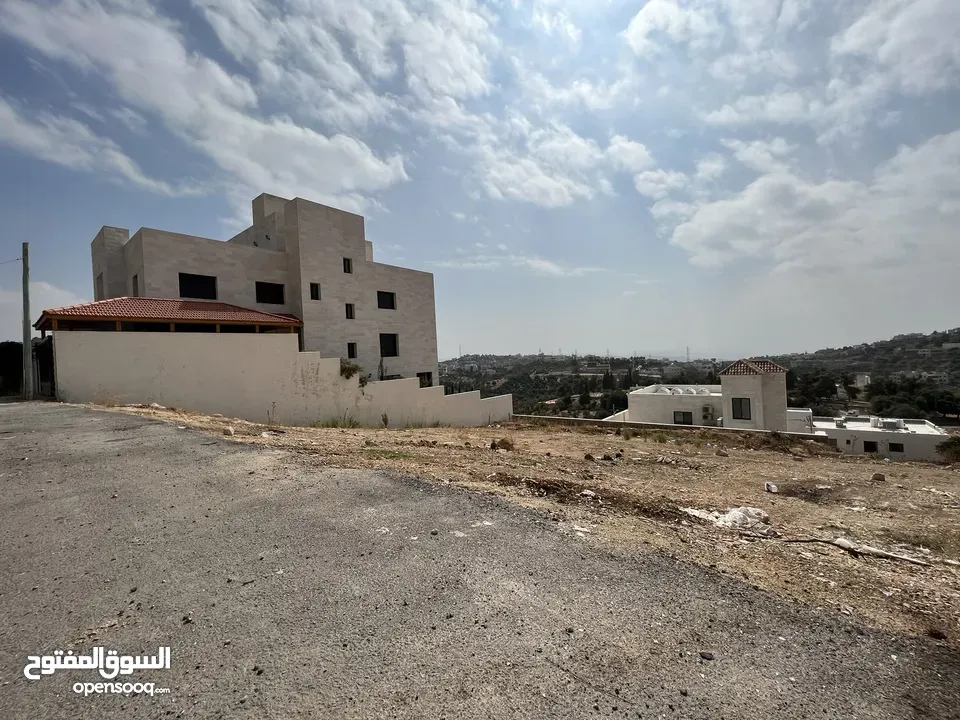 (1)ارض للبيع  قرب دوار التعبئة بدر الجديدة 750م ذات اطلاله عاليه تبعد عن دابوق 7 دقائق