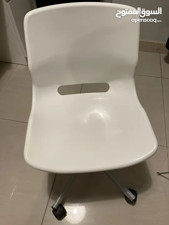 IKEA white chair, كرسي ابيض ايكيا