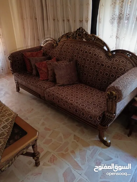 طقم كنب مصري للبيع 7 مقاعد مع طربيزات
