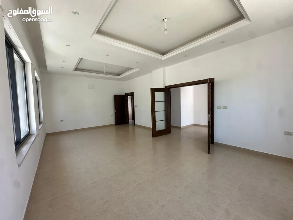 Villa for sale in Airport Road ( Property 42870 )-174804488