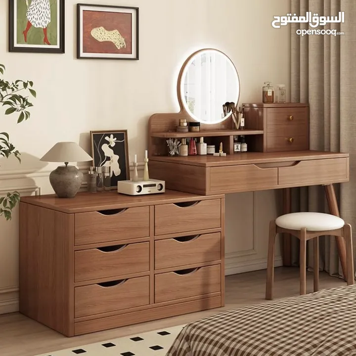 هل تحلمين بمساحة تجميل منظمة وأنيقة، تجمع بين التسريحة وخزانة التخزين؟