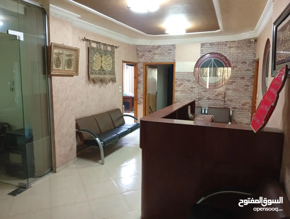 مكاتب تجاريه للبيع في الخليل منطقة شارع السلام مقابل مسجد الانصار