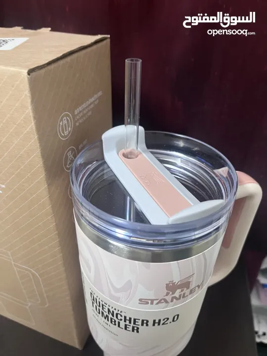 اصلي Stanley tumbler مطره ستانلي ، مع مصاصه (شلمونة)  Stanley Rose Quartz Swirl 40oz