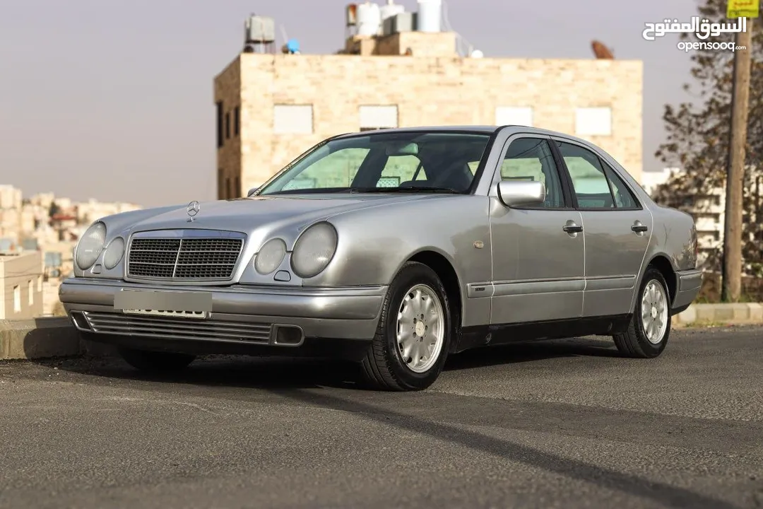 مرسيدس E200  موديل 1999 فل مع فتحة