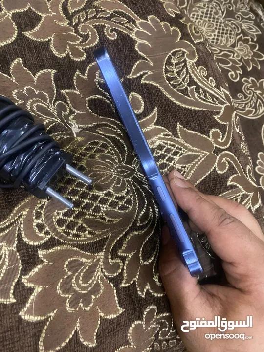 سامسونج  A55 5g وكاله كما موضح بصور للبيع او البدل علا ايفون ودفع فرق مني معو شاحن الاصلي سريع جدآ..